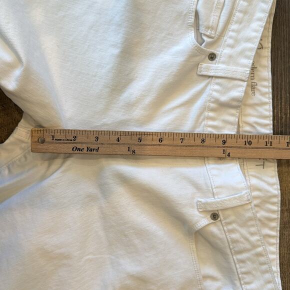 LOFT Women's Modern Flare Jean White Size 10 - Picture 4 of 12
